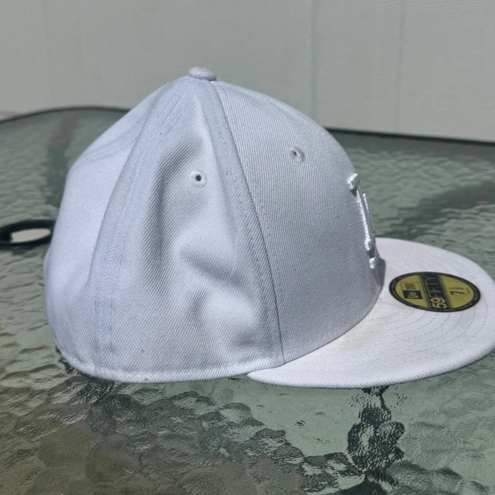 New Era LA Dodgers Fitted Hat Mens‎ 7 1/2 White Good MLB 59FIFTY Baseball Cap